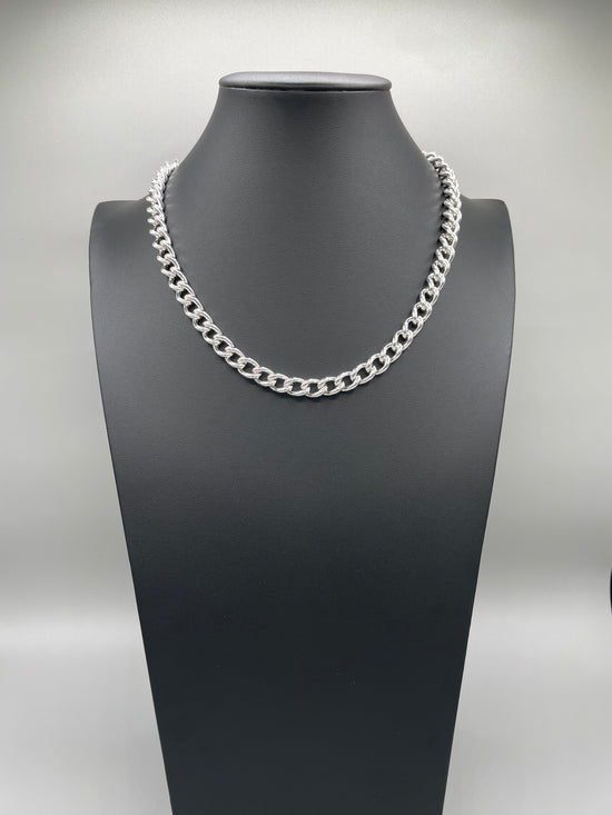 Stronghold Curb Chain