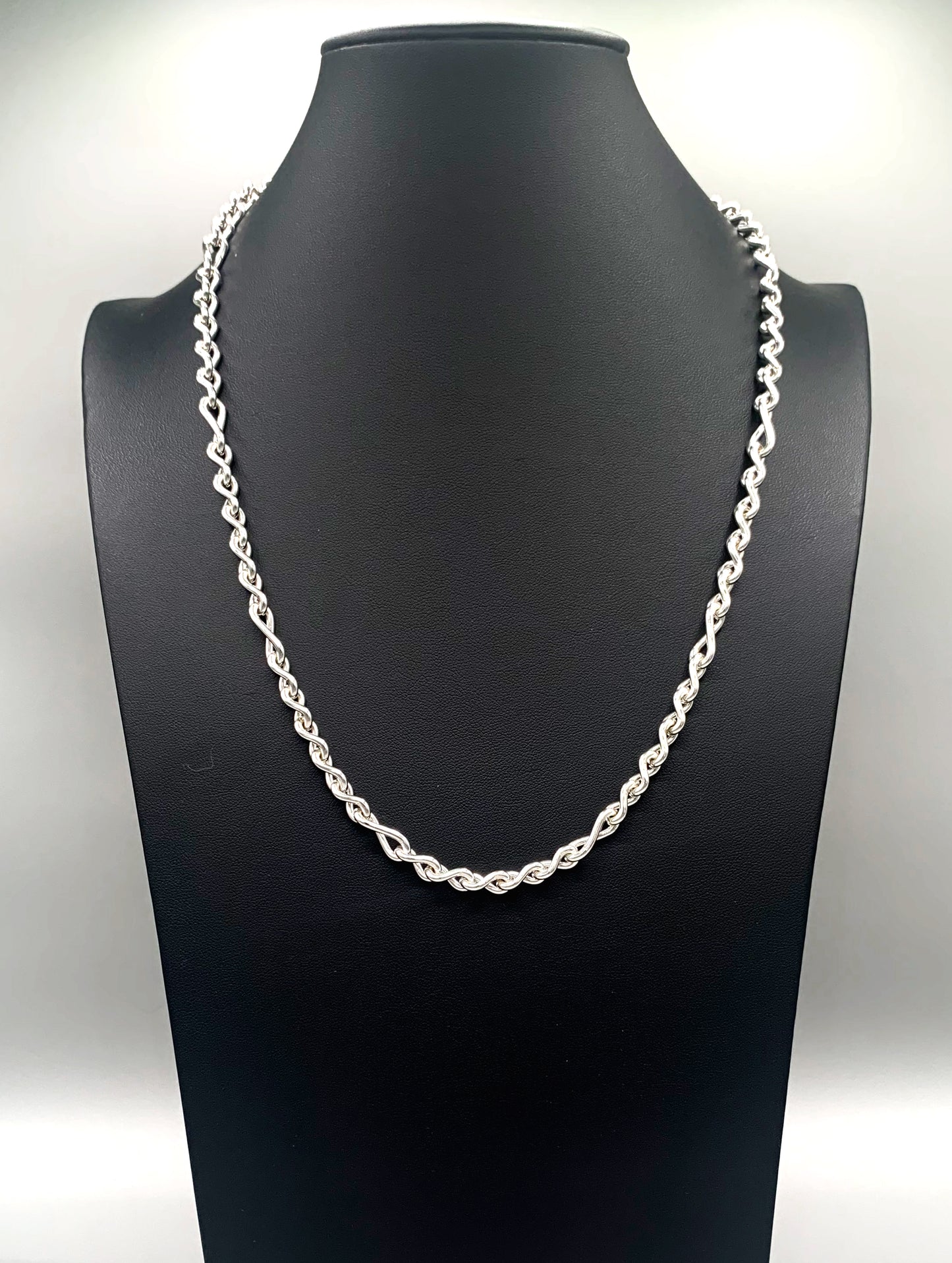Stronghold Armoni Chain