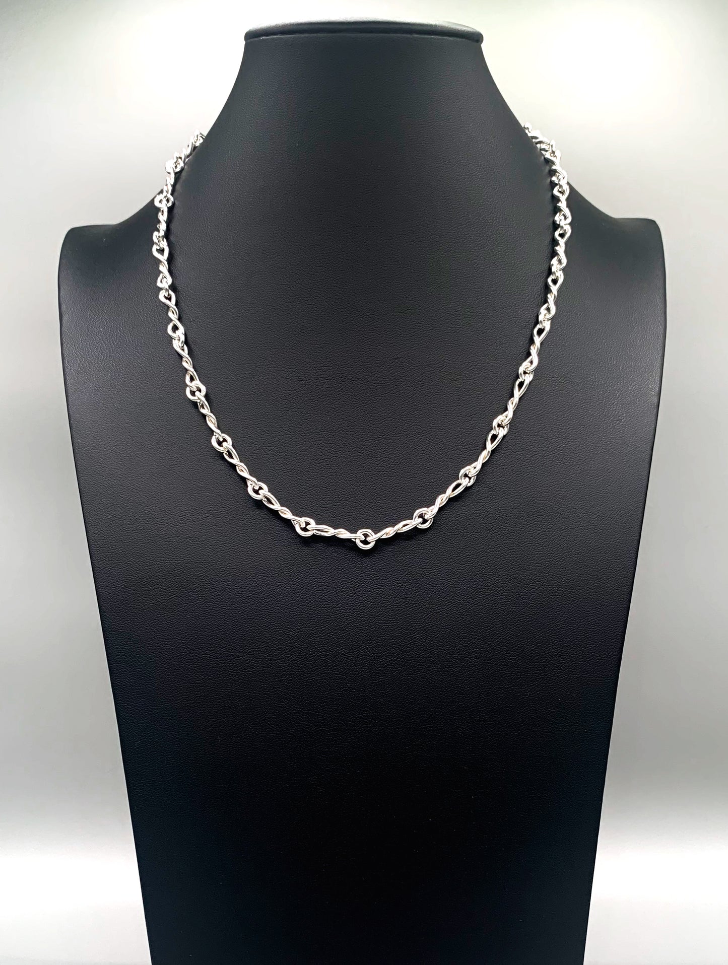 Stronghold Bolero Chain