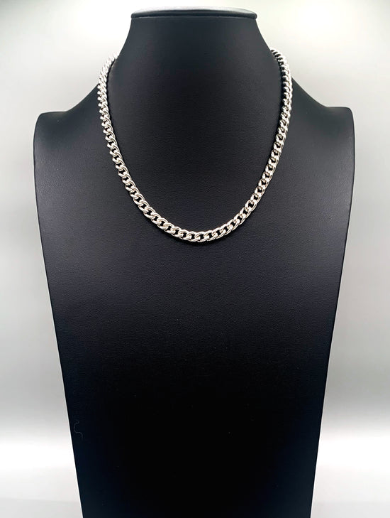 Stronghold Curb Chain